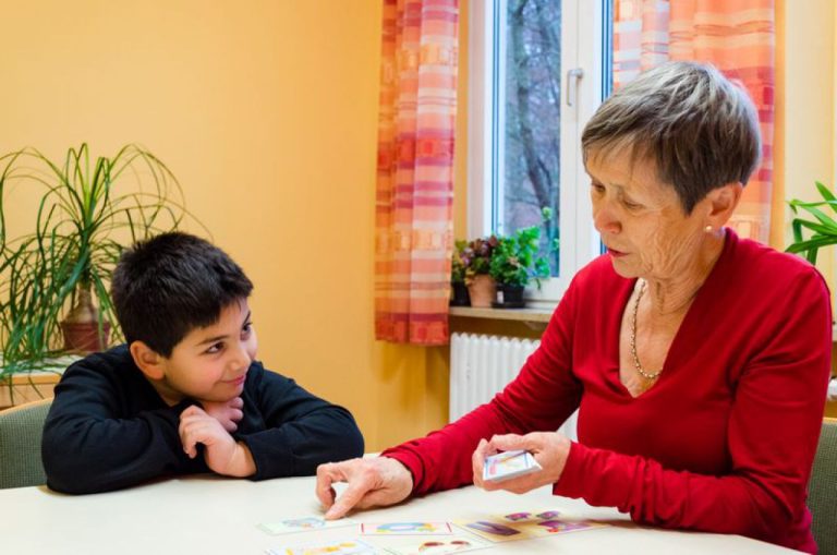 Ehrenamtliche Sprachpaten für Kinder aus aller Welt
